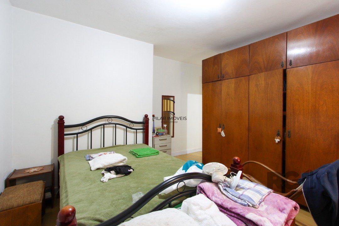 Casa térrea com  hall de entrada ,4 dormitórios