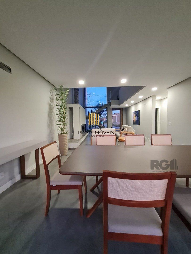 Casa de Condomínio 4 dormitórios no bairro Centro