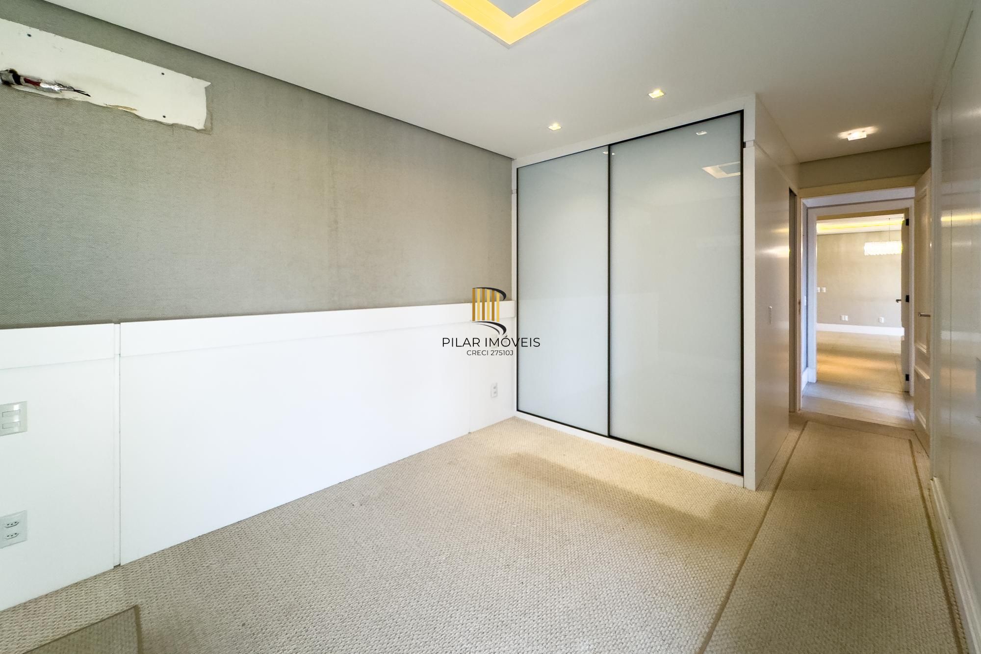 Cobertura alto padrão vista rio, construção Bandeira, com 228,32m² de área privativa.