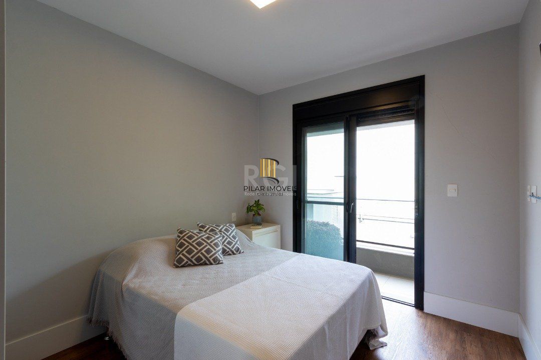 Apartamento para Venda - 164m², 3 dormitórios, sendo 3 suites, 3 vagas - Pedra Redonda