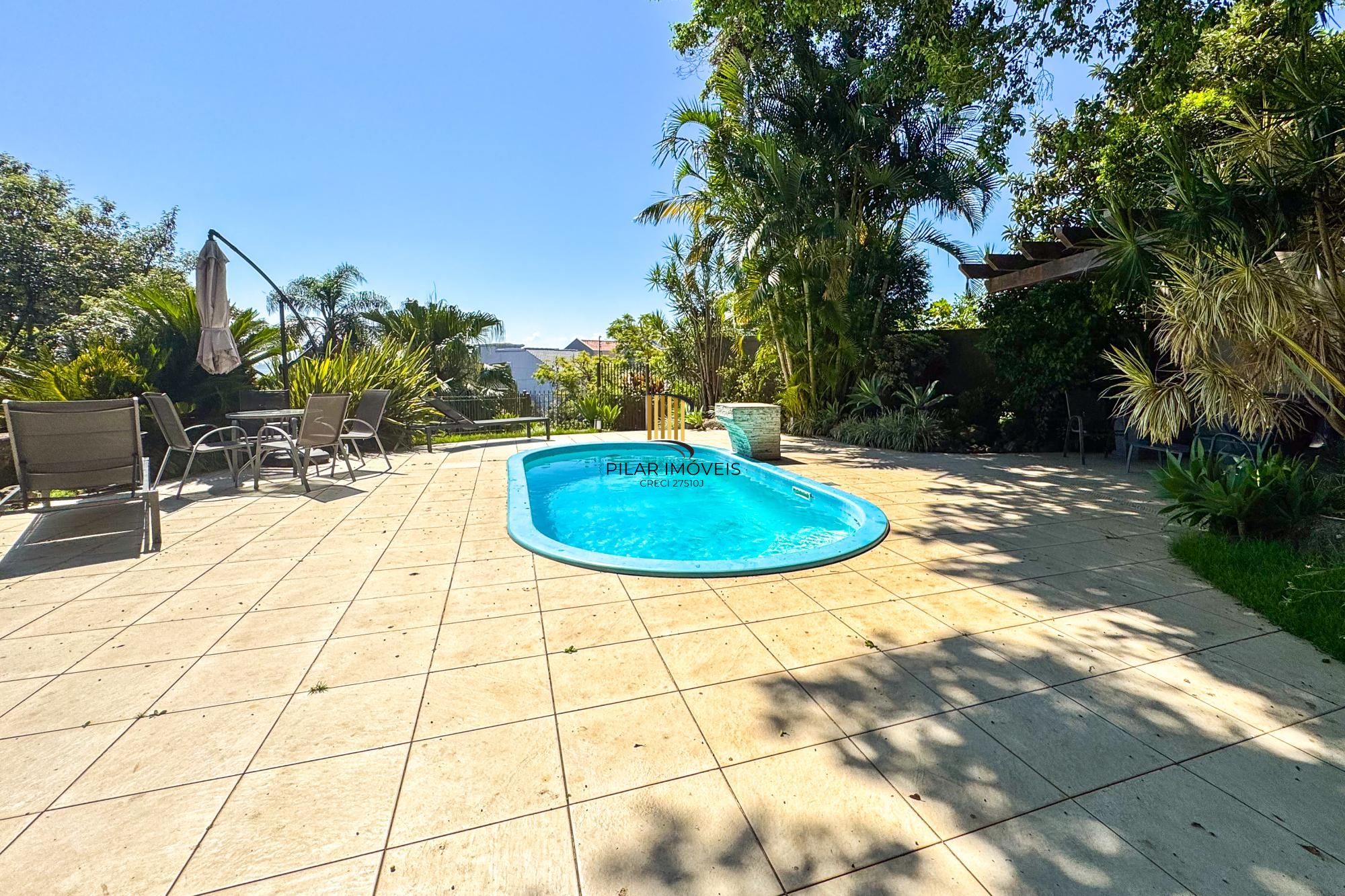 Casa em condomínio Alto Padrão Vila Assunção 03 suítes e 04 Garagens cobertas