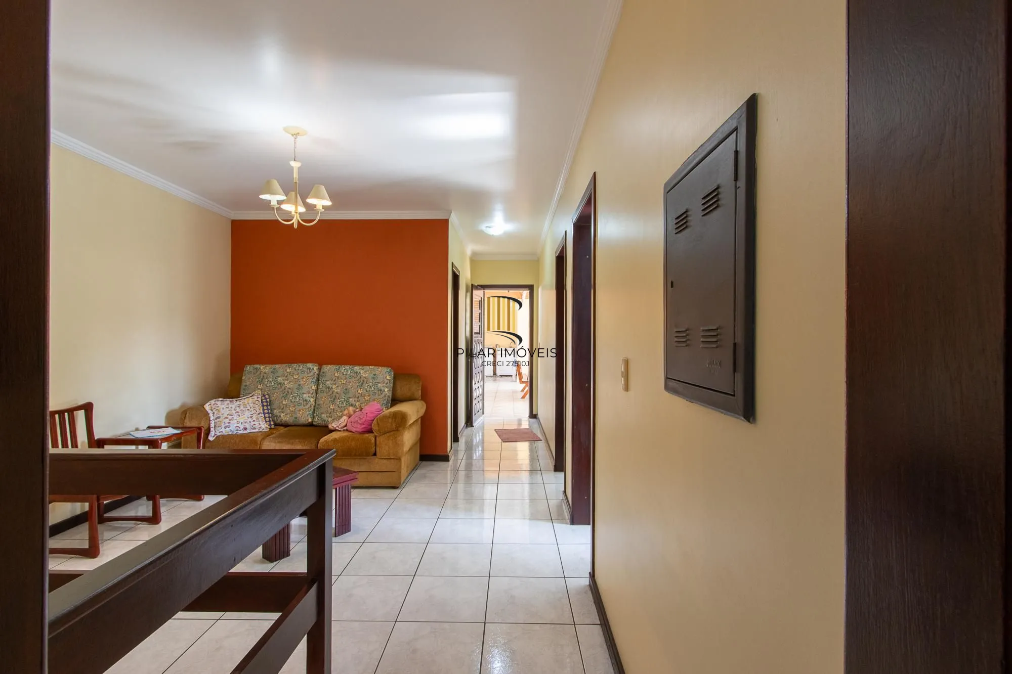 Casa Residencial ou Comercial, com 3 quartos (1 suite), 229m² privativos - Bairro Tristeza