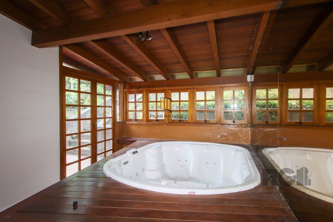 Casa de 3 dormitórios no Jardim Isabel com vista para o Guaíba.