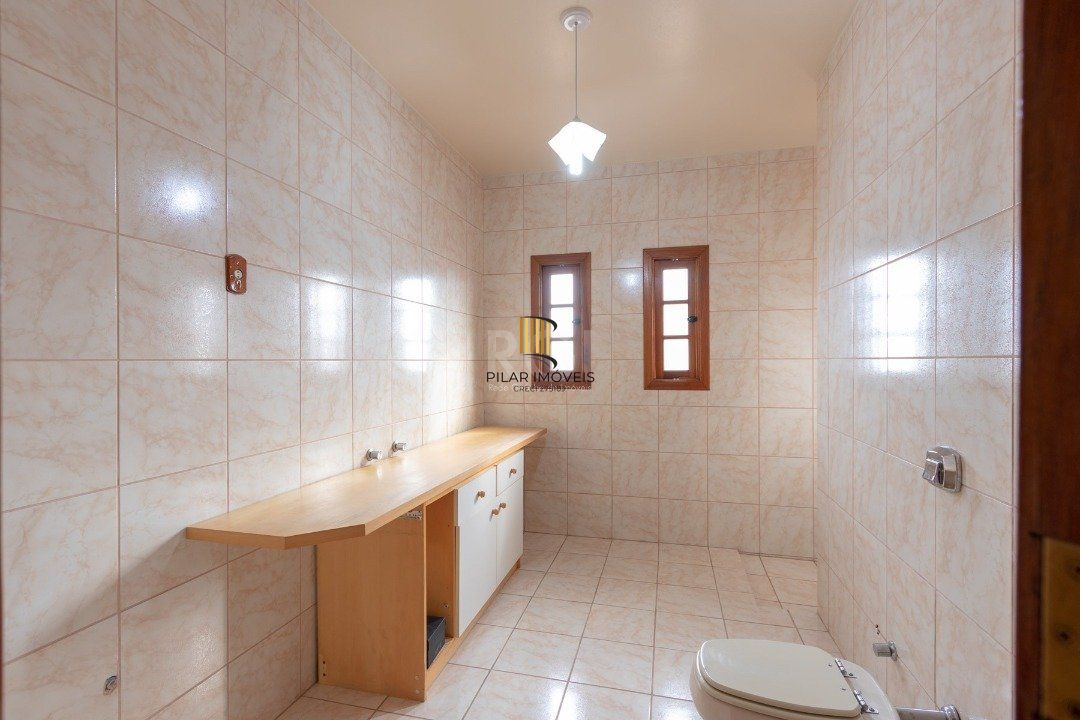 Casa para Venda - 192.18m², 3 dormitórios, sendo 1 suites, 2 vagas - Cristal