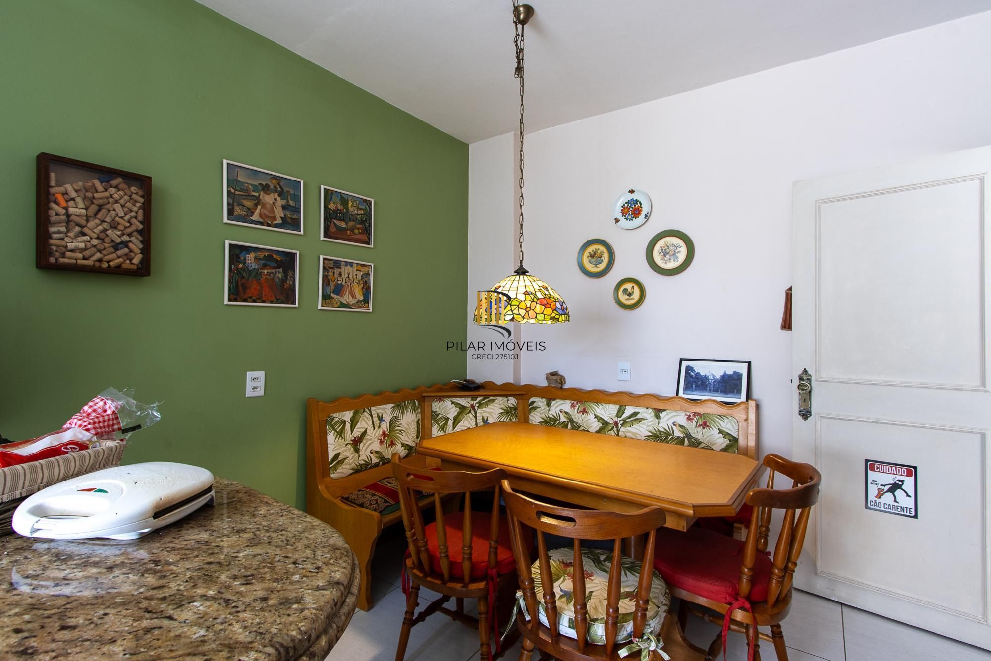 Apartamento 3 dormitorios com 168,65m2 privativos e uma vaga..