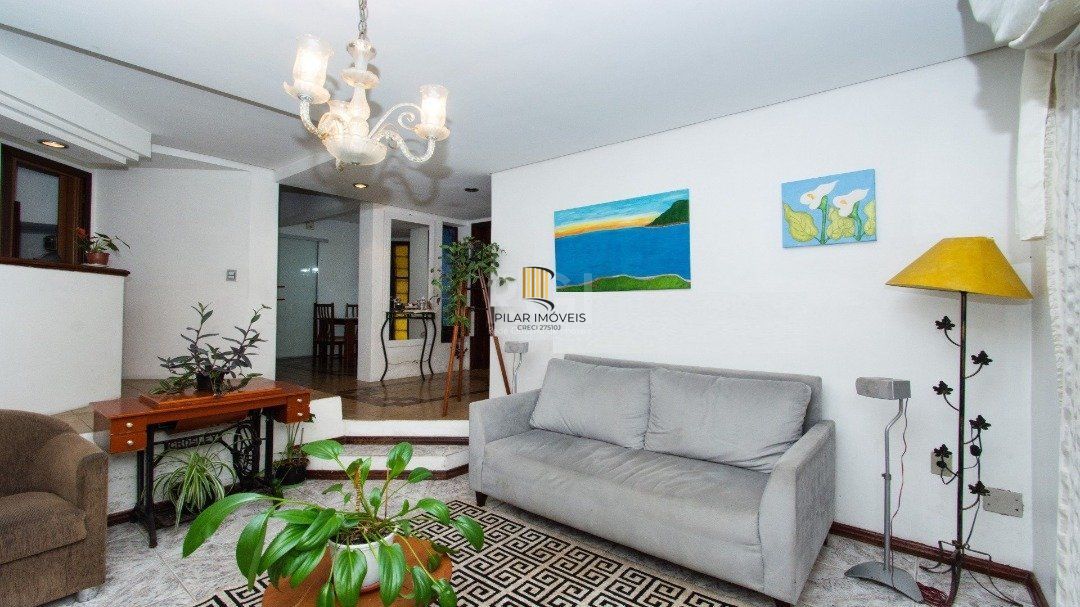 Casa para Venda - 238m², 3 dormitórios, sendo 1 suites, 3 vagas - Camaquã