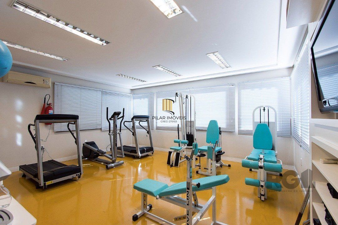 Casa com 327m² de área privativa, oferecendo 3 dormitórios, sendo 3 suítes