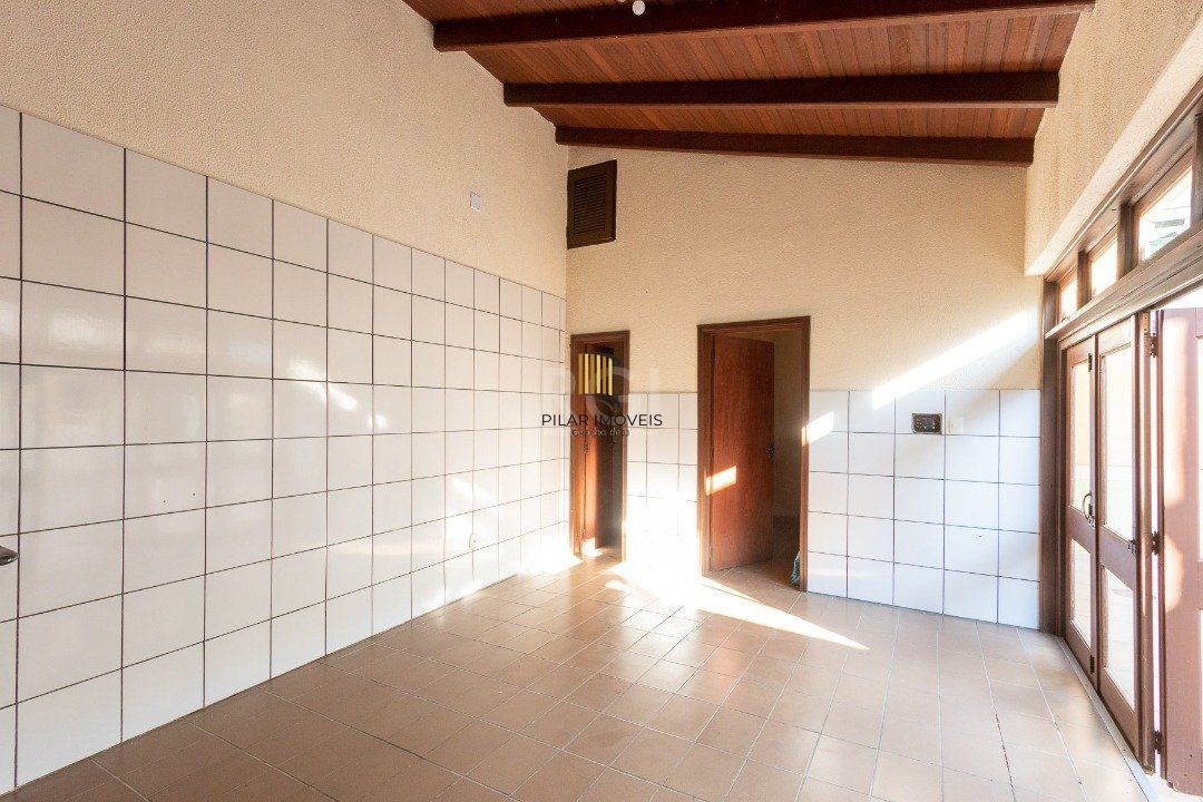 Casa para Venda - 280m², 3 dormitórios, sendo 1 suites, 2 vagas - Espirito Santo