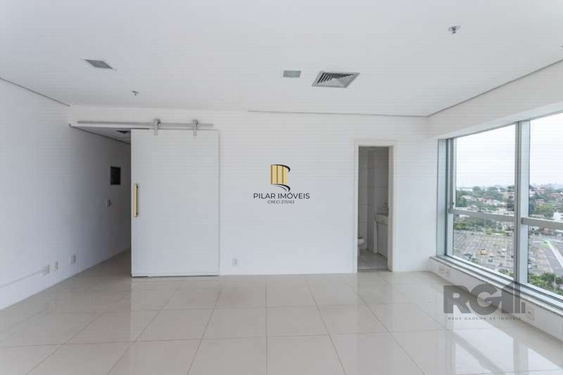 ferece 42m² de área privativa com vista para o Jockey Club e Pontal Shopping.
