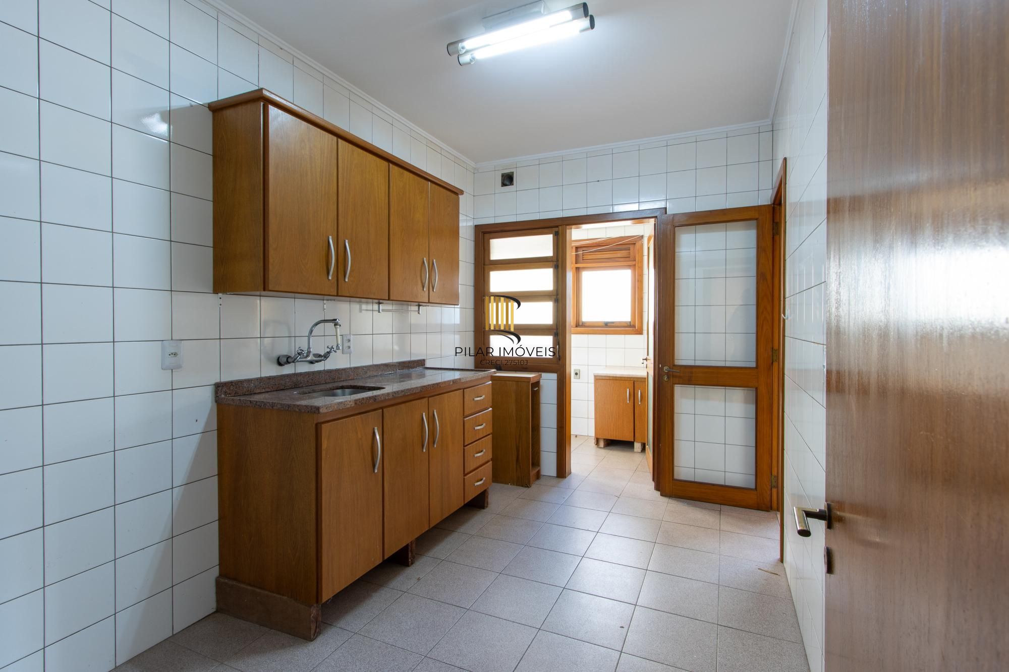 Apartamento 3 dormitórios no bairro Menino Deus