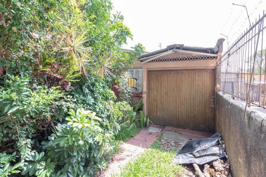terreno com 605m², 11m de frente e 55m de frente a fundos.