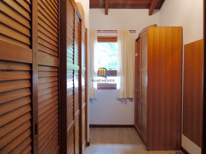 Casa para Venda com 3 dormitórios, sendo 2 suites e 3 vagas no bairro Belém Novo