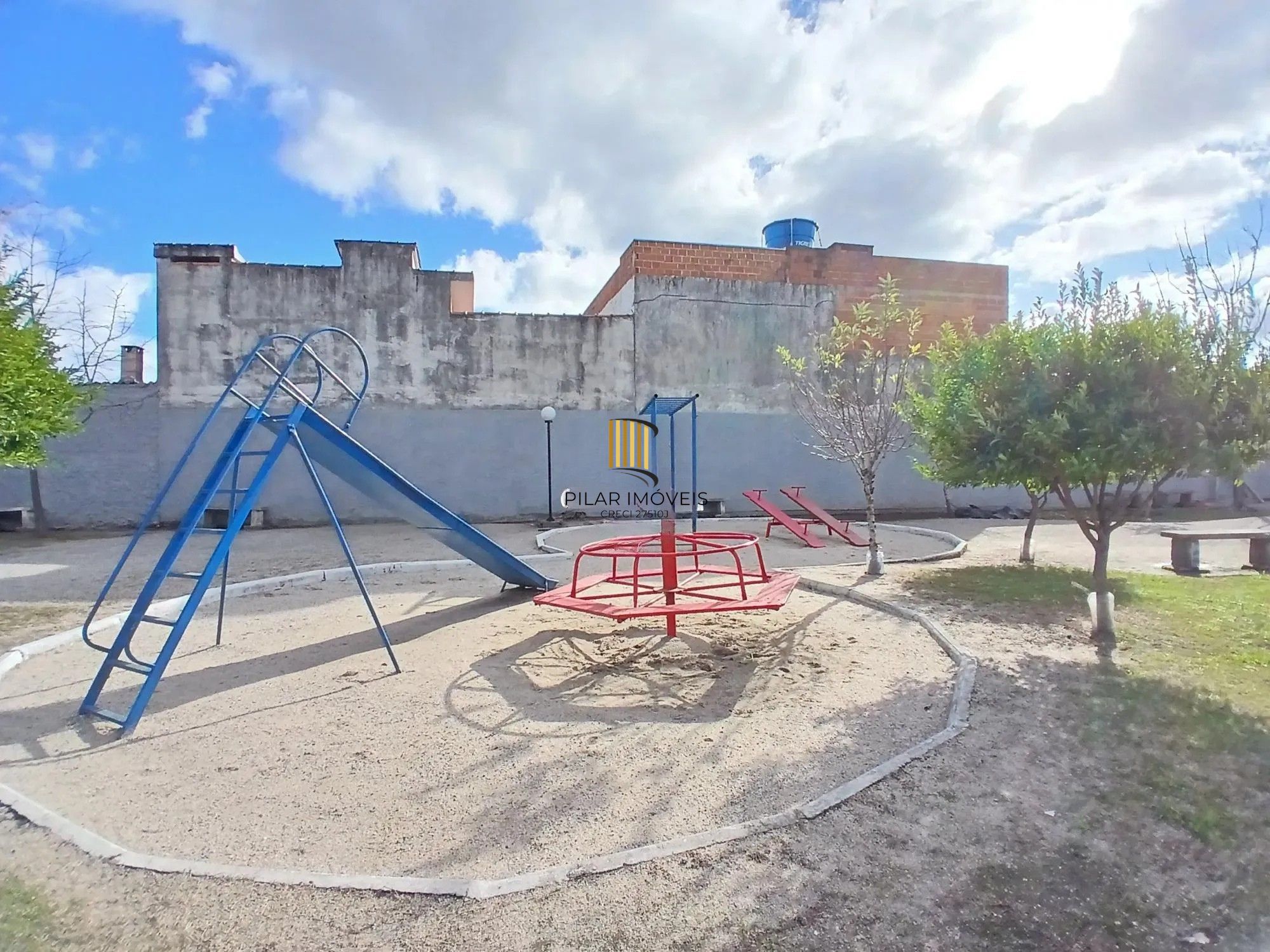 Apartamento com 2 Dormitórios, no bairro Fragata - Pelotas