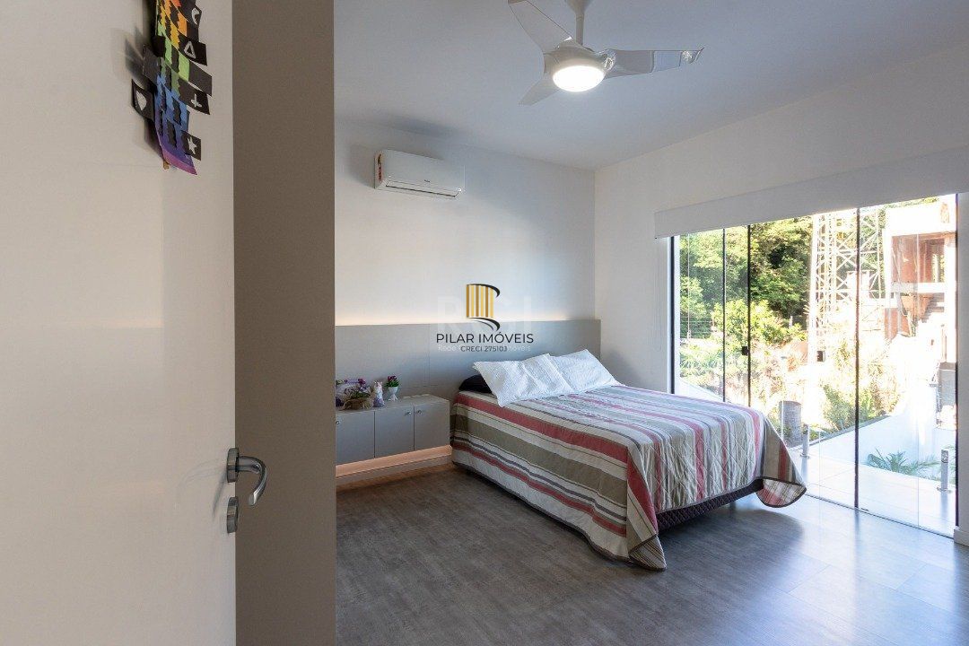 Casa Condominio para Venda - 280m², 3 dormitórios, sendo 3 suites, 4 vagas - Lagos De Nova Ipanema