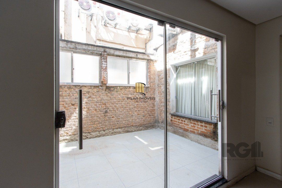 Apartamento de  186,66m2, 4 dormitórios, 1 suíte, 3 banheiros, 4 vagas,no bairro Rio Branco.