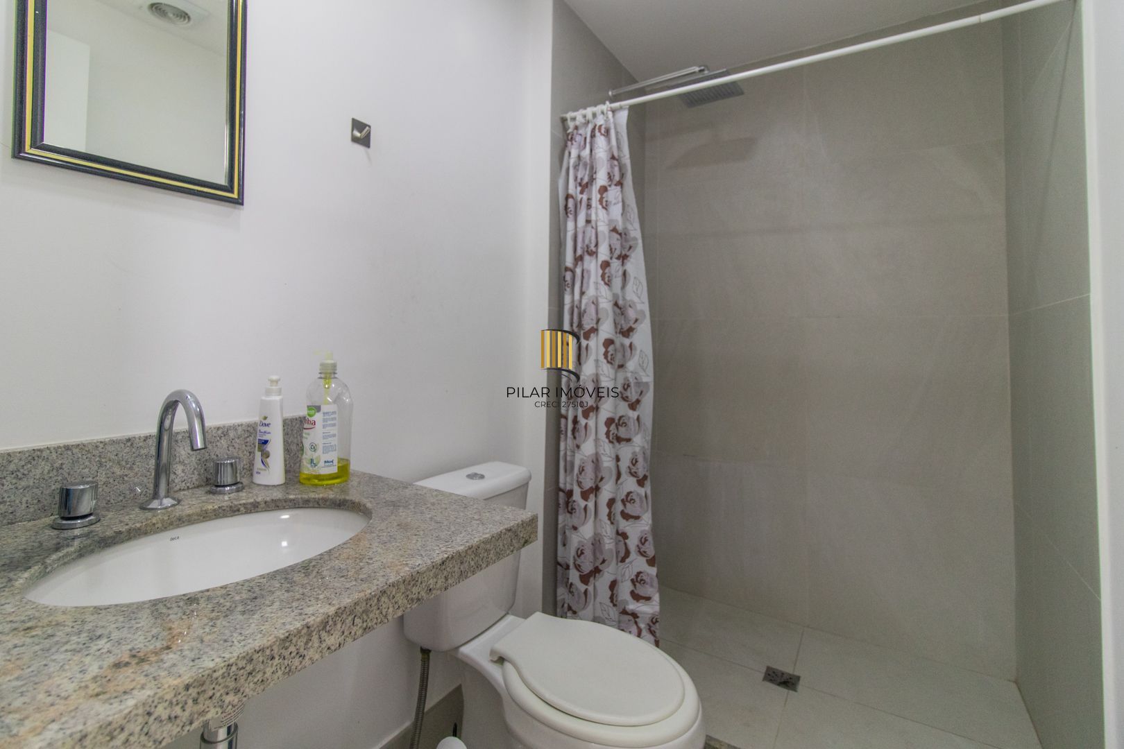 APARTAMENTO SEMIMOBILIADO 2 DORMITÓRIOS SENDO 1 SUÍTE E 1 VAGA ESCRITURADA