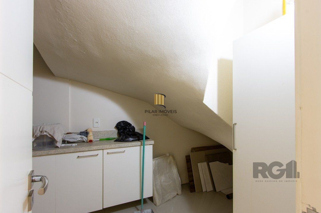 Casa Condominio para Venda - 384.33m², 3 dormitórios, sendo 1 suites, 3 vagas - Cristal