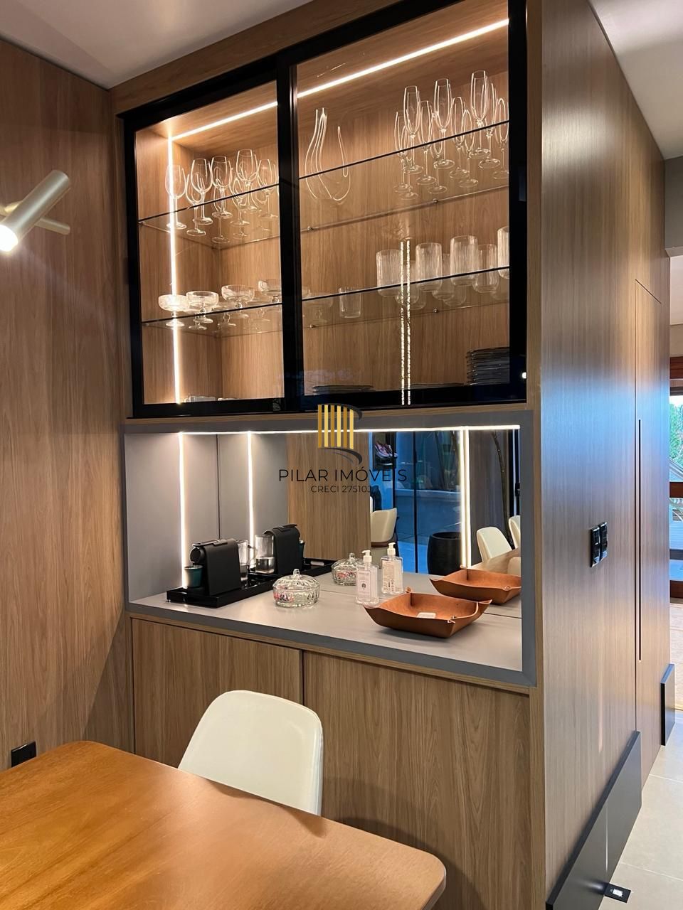 Casa em condomínio fechado para venda no bairro Jardim Isabel, com aproximadamente 204m² de área privativa,.