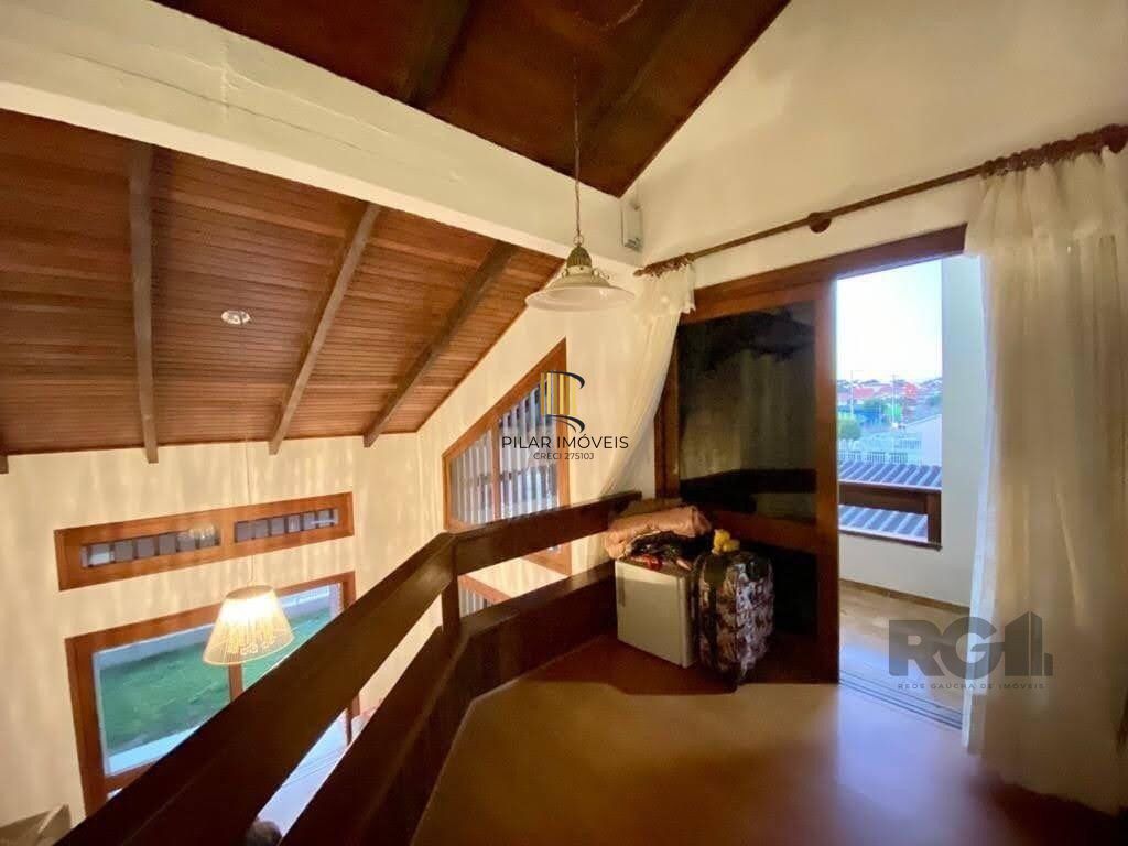 Casa 5 dormitórios no bairro Zona Nova