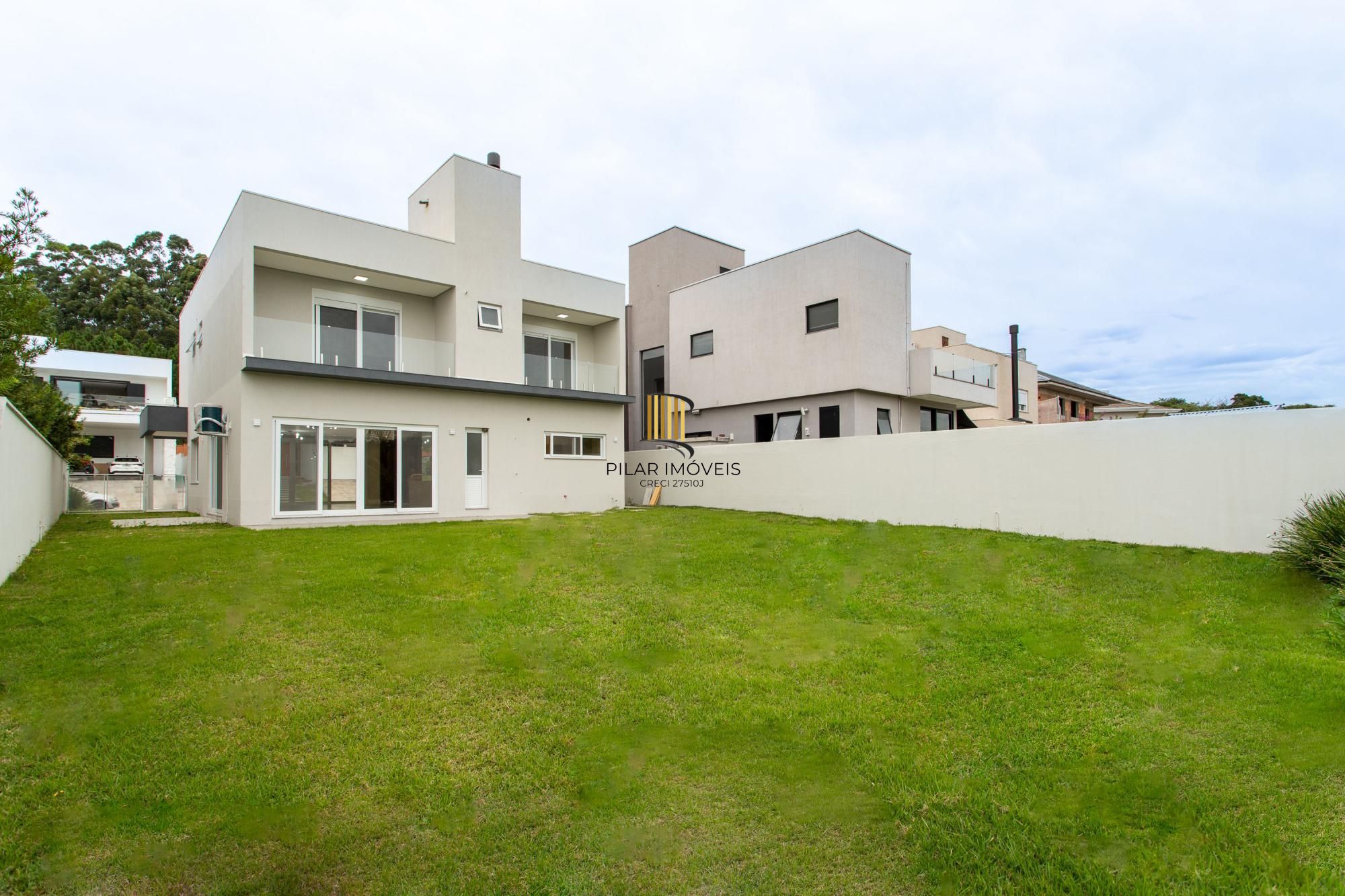 Casa Condominio para Venda - 300m², 3 dormitórios, sendo 3 suites, 2 vagas - Alphaville
