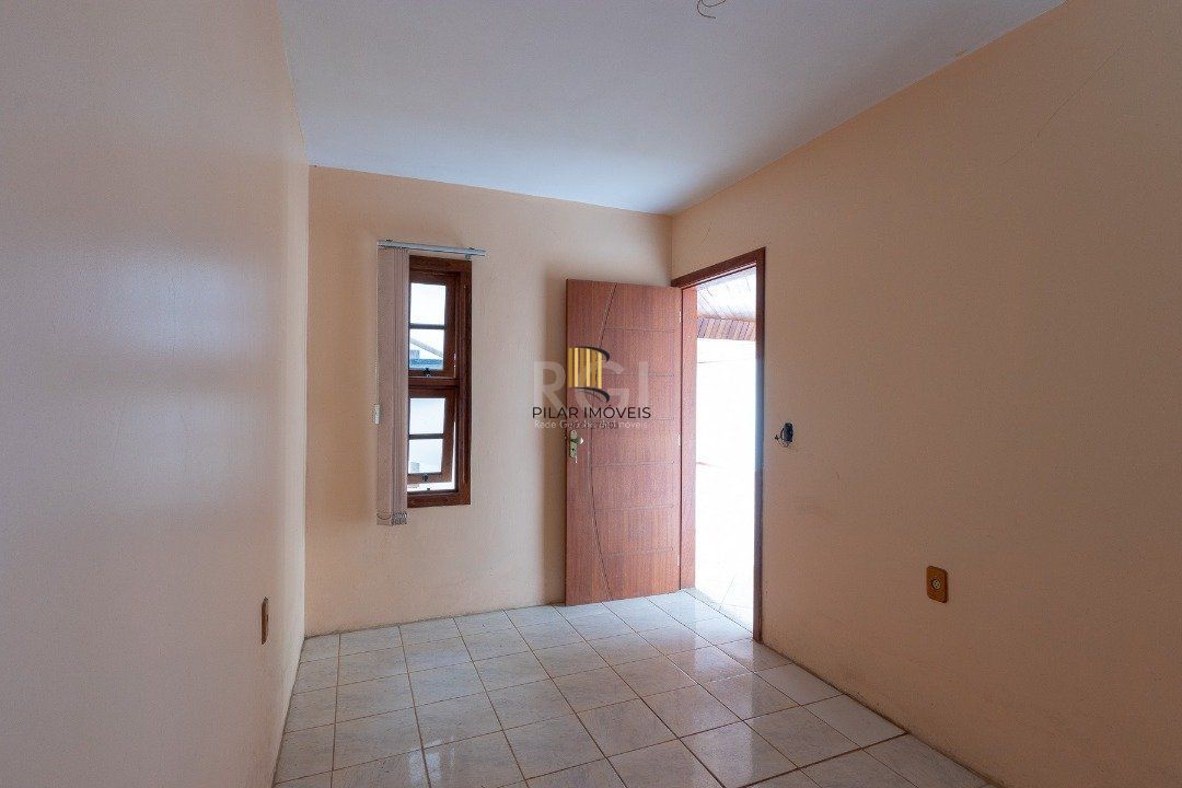 Casa com piscina em localização nobre no bairro Tristeza com vista para Rio Guaíba.