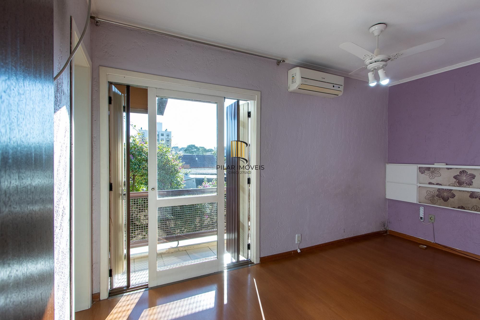 Casa em condomínio, com 3 dormitórios,
