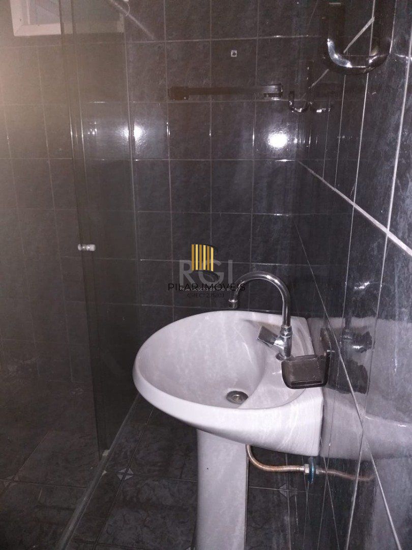 Casa para Venda - 90m², 4 dormitórios, 2 vagas - Restinga Nova