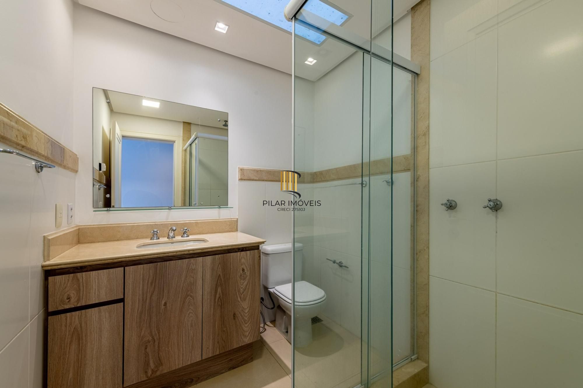 Casa de 4 dormitórios no bairro Três Figueiras