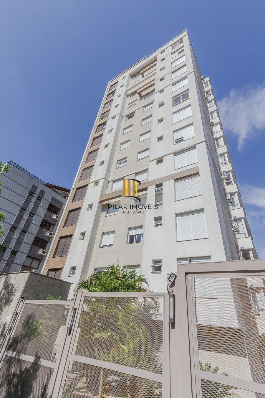 Apartamento 2 dormitórios, 1 suíte, 2 vagas, Petrópolis, Porto Alegre.