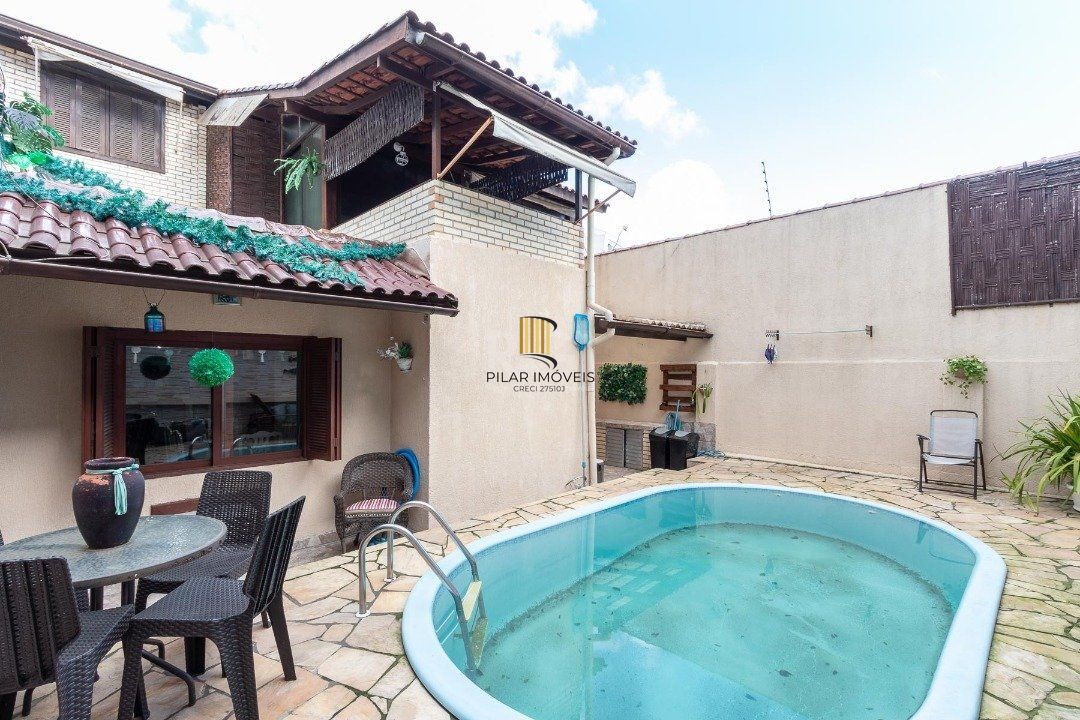 Casa para Venda com 3 dormitórios, sendo 1 suites e 4 vagas no bairro Ipanema