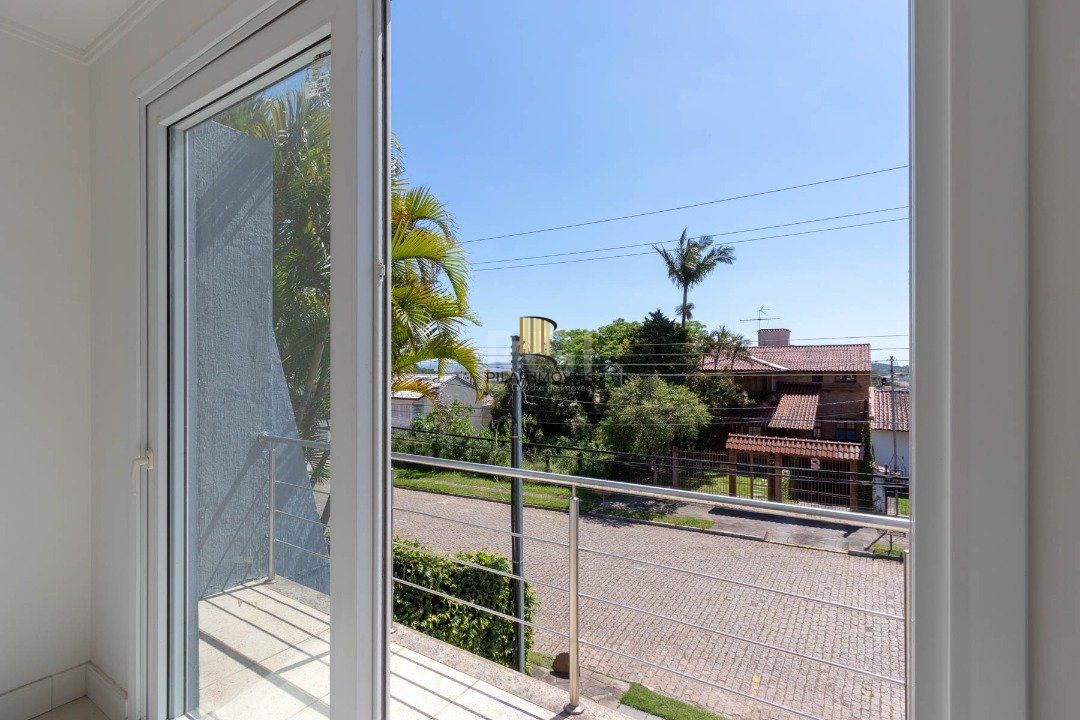 Casa para Venda - 168m², 3 dormitórios, sendo 1 suites, 2 vagas - Imperial Park