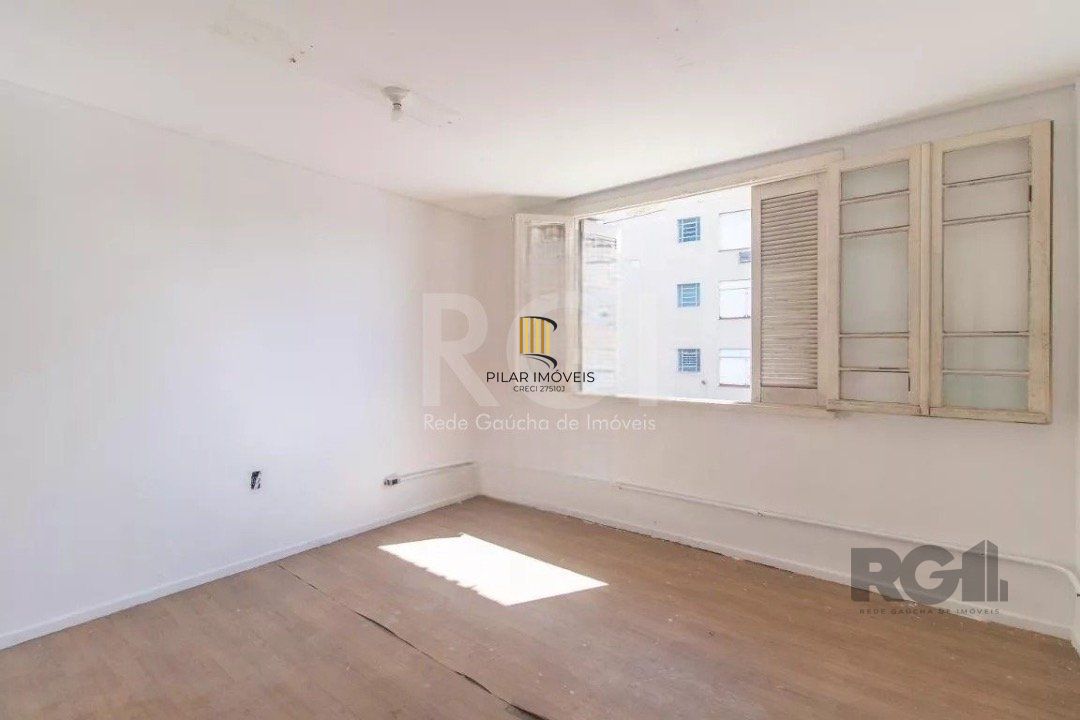 Casa para Venda - 200m², 5 dormitórios, 2 vagas - Azenha