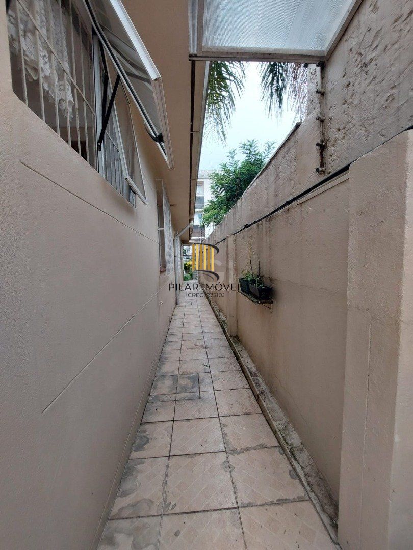 Casa para Venda - 184m², 3 dormitórios, sendo 1 suites, 4 vagas - Cristal