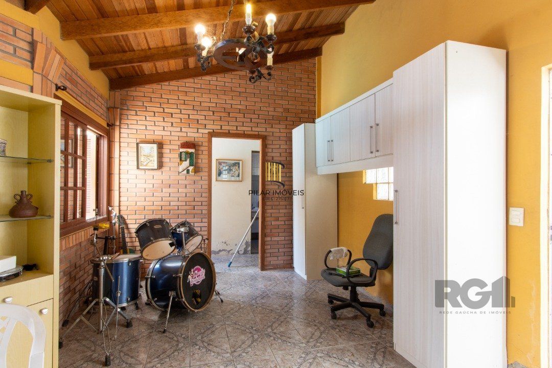 Casa 2 dormitórios no bairro Camaquã