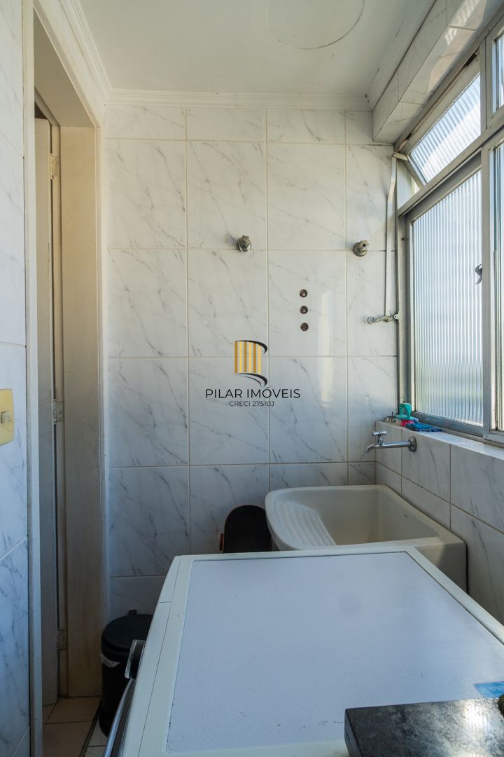 Apartamento com 70,37m², 2 dormitórios, de casal com sacada