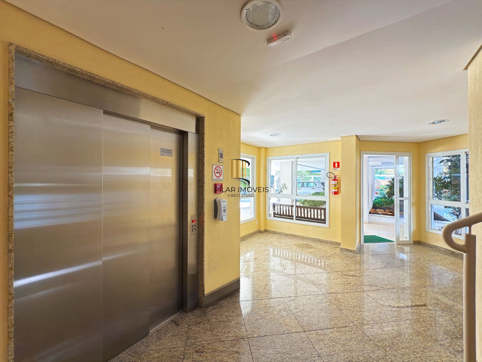 Excelente apartamento de 3 dormitórios, 1 suíte e 2 vagas de garagem.