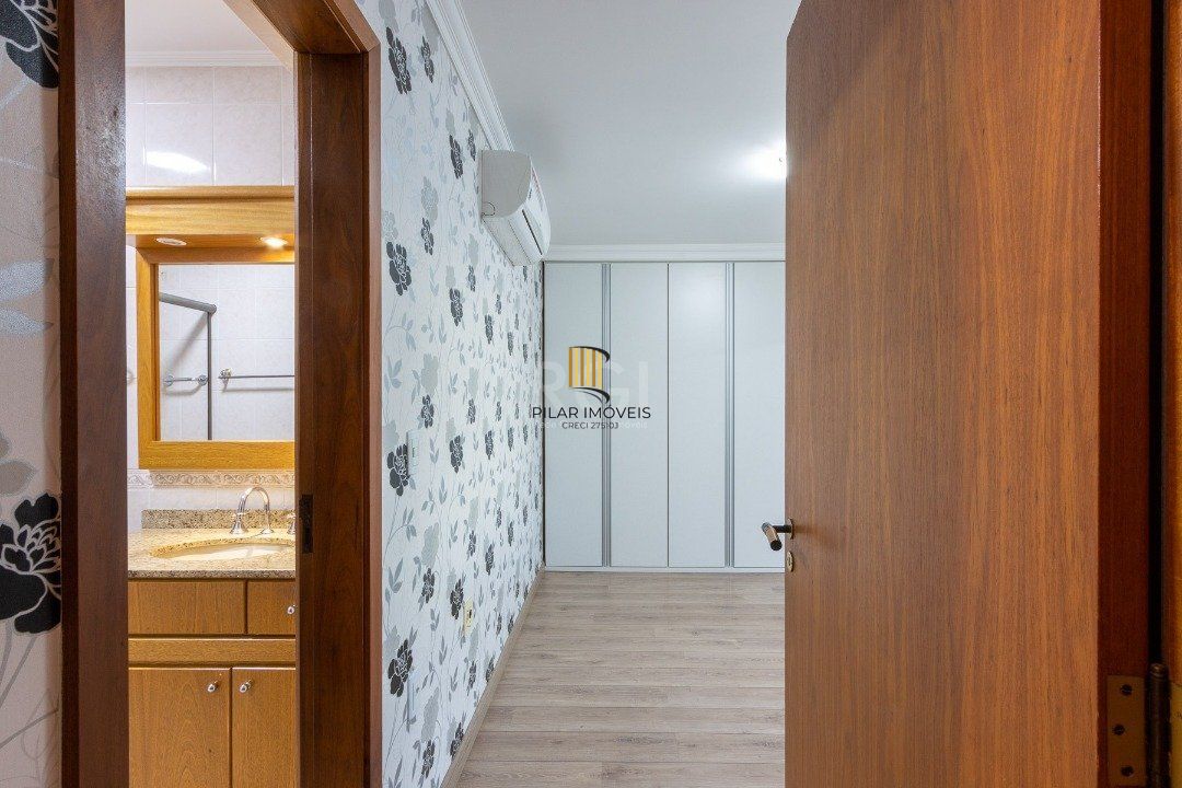 Cobertura para Venda - 247.08m², 3 dormitórios, sendo 1 suites, 2 vagas - Vila Ipiranga