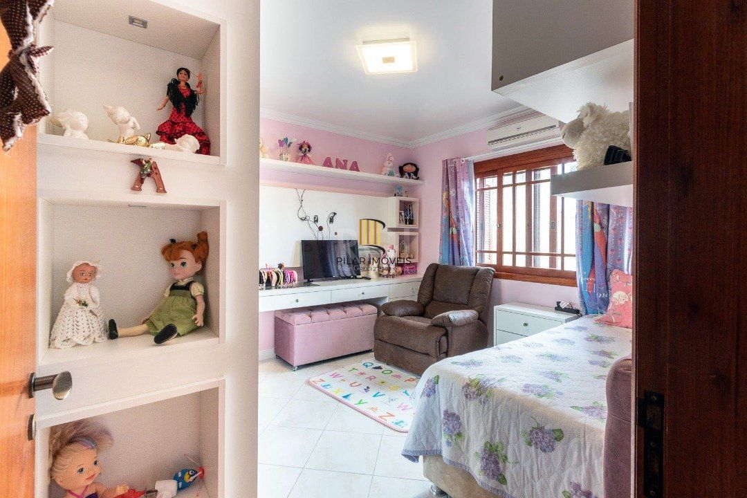Casa para Venda - 293.76m², 3 dormitórios, sendo 1 suites, 6 vagas - Guarujá