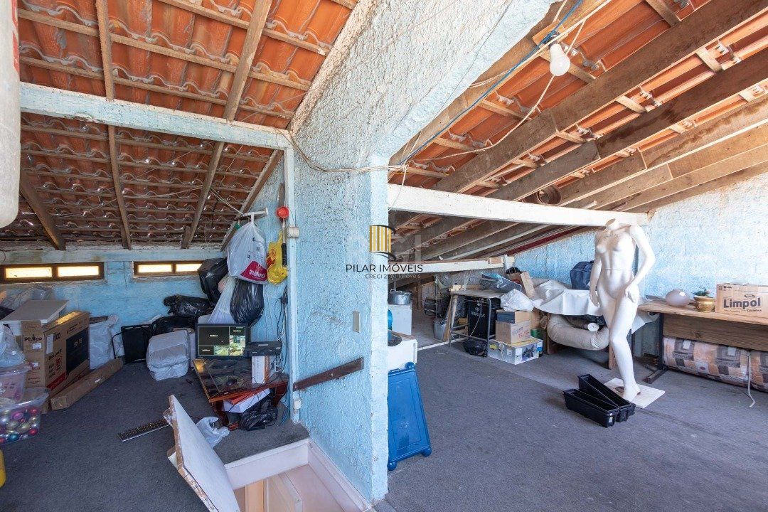 Sobrado para Venda - 356.93m², 4 dormitórios, sendo 2 suites, 4 vagas - Tristeza