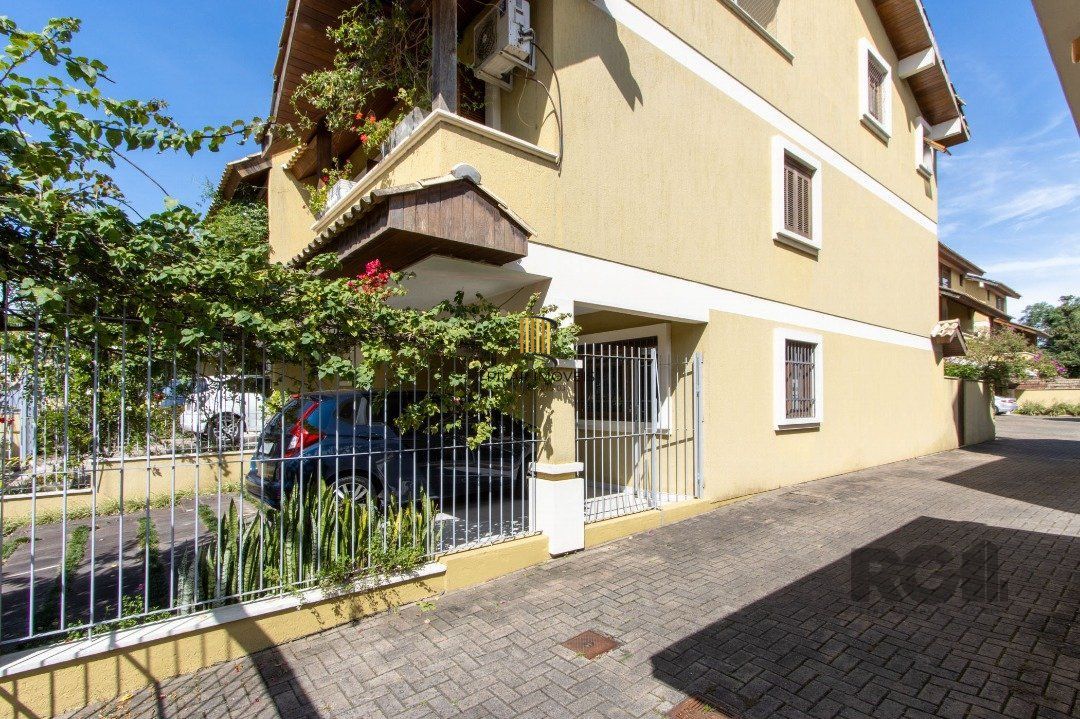 Casa de Condomínio 3 dormitórios no bairro Tristeza