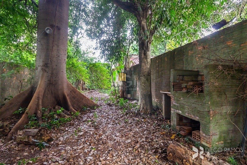 Casa térrea à venda, com 2 suites, 3 banheiros, edicula, pátio, 2 vagas - Bairro Medianeira