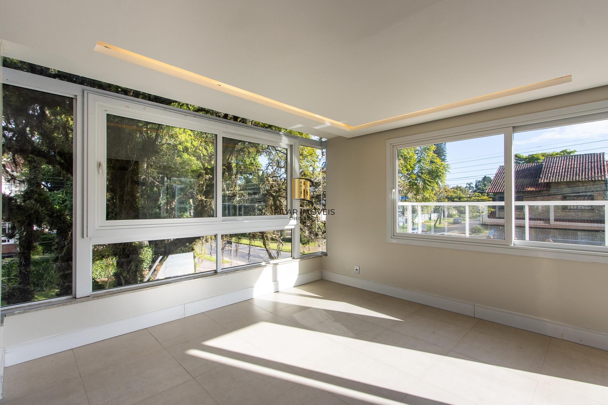 Casa de esquina à venda na Av. Copacabana | 3 dormitórios | 3 vagas |