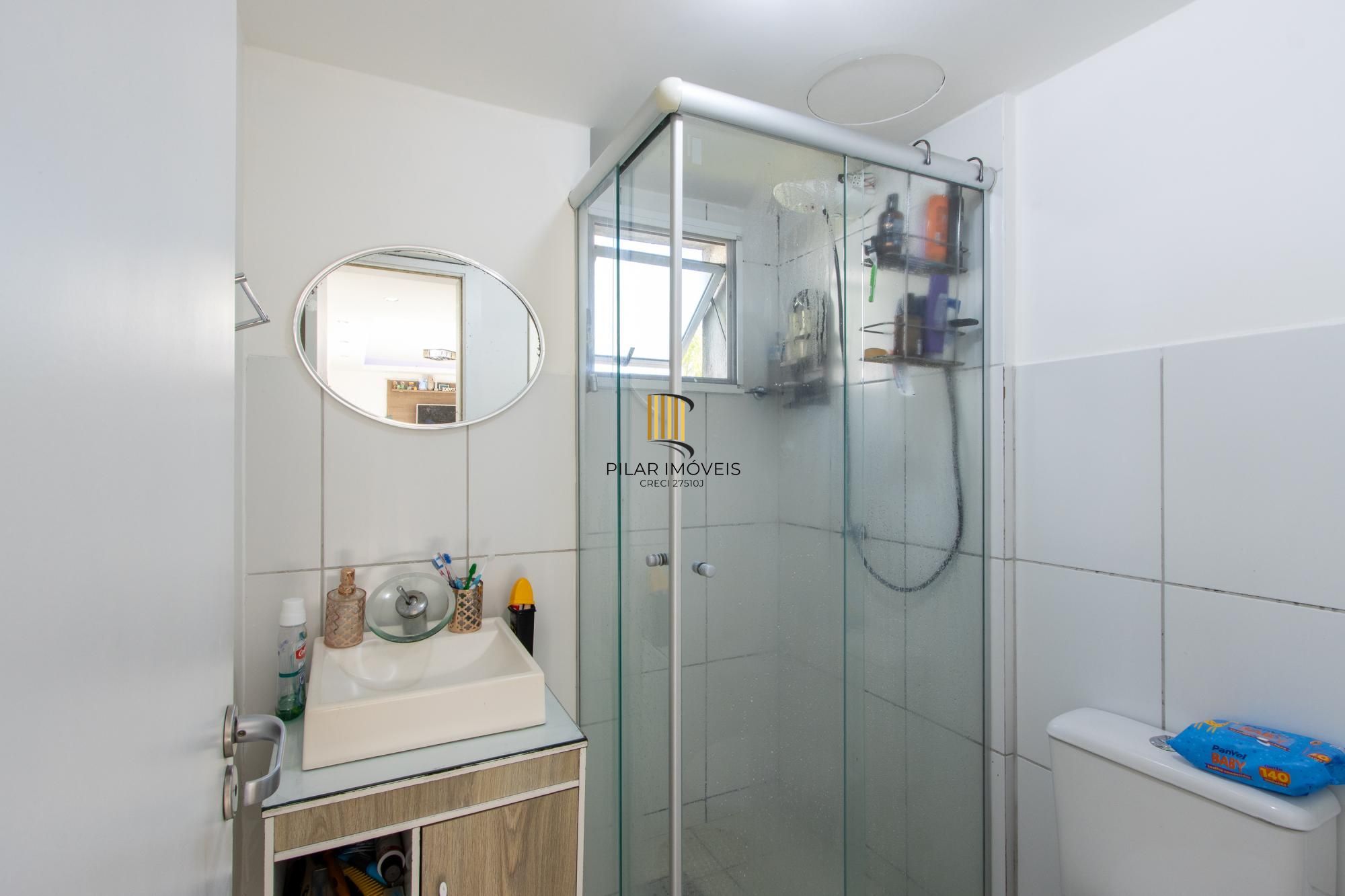 Apartamento térreo, semi mobiliado, com 54,81 m² de área privativa, 3 dormitórios e 1 vaga de garagem2