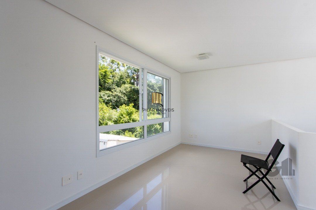Casa em Condomínio, 197m², 3dormitórios, bairro Glória