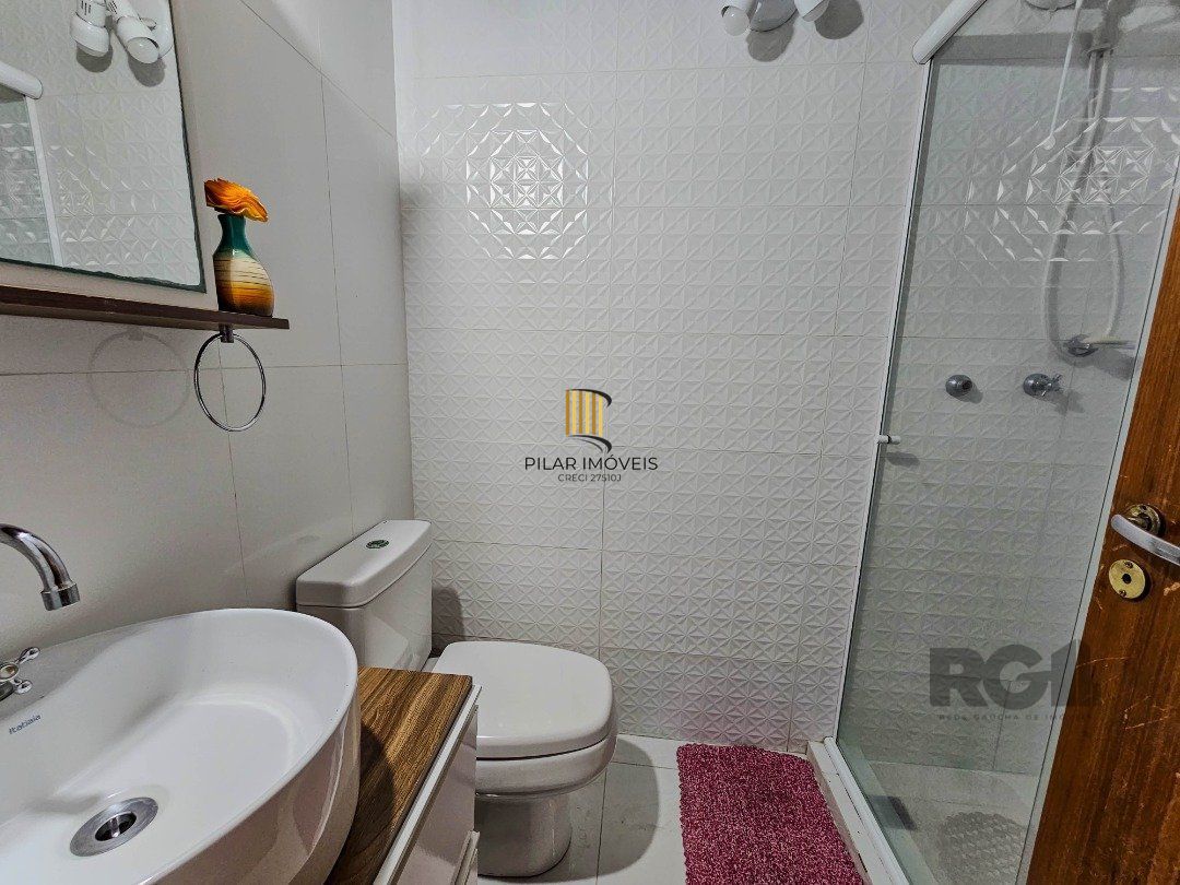 Casa em Condomínio 4 Dormitórios na Glória!!