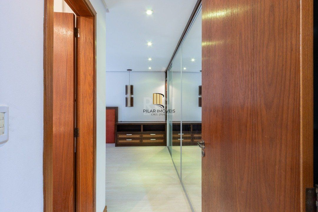 Casa em condomínio para Venda com 4 dormitórios, sendo 1 suites e 4 vagas no bairro Ipanema