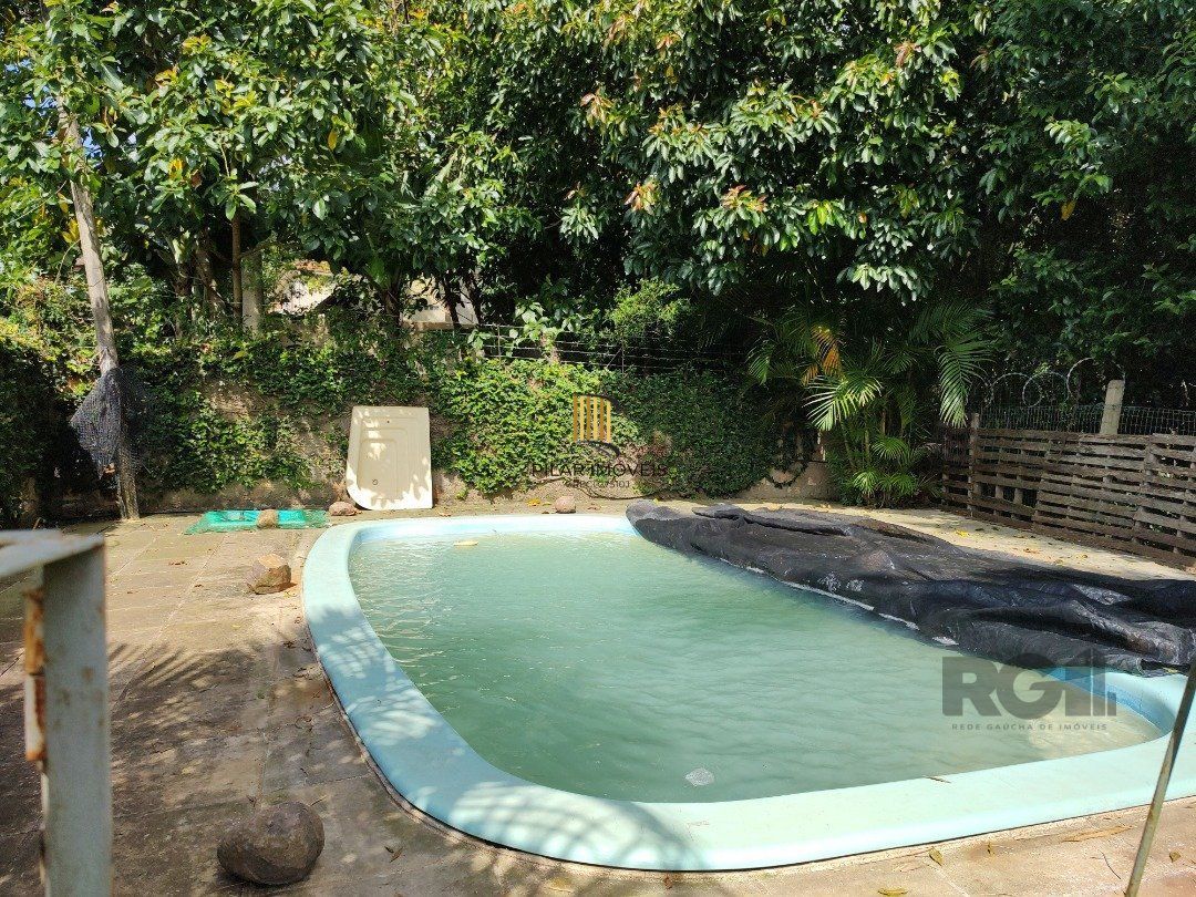 Casa térrea, 2 quartos, edícula com 2 quartos, pático, piscina - Bairro Cavalhado