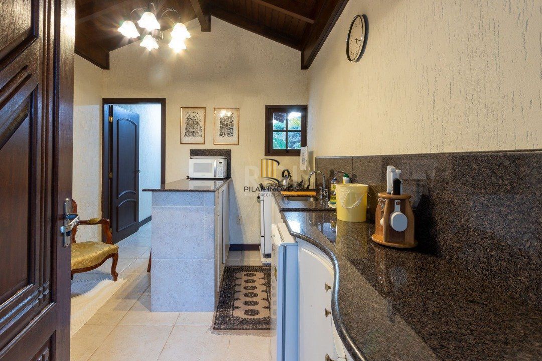 Casa para Venda - 430m², 4 dormitórios, sendo 2 suites, 4 vagas - Vila Assunção