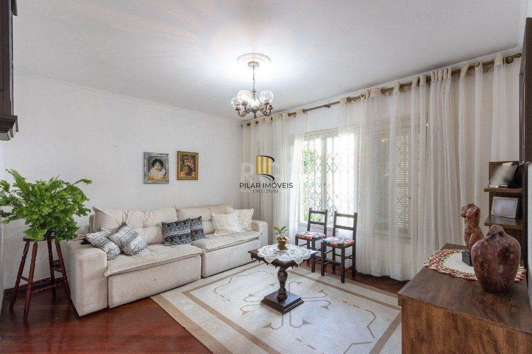 Casa para Venda - 280m², 3 dormitórios, sendo 1 suites, 2 vagas - Nonoai