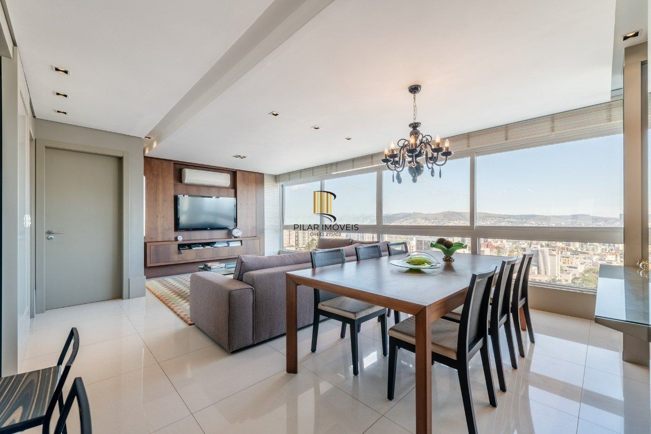 Apartamento 3 dormitórios, sendo 1 suíte e 2 vagas no Petropolis